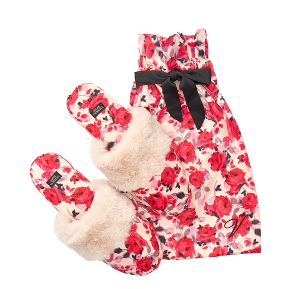 Victoria's Secret Shoes - NWT Victoria’s Secret Satin Slippers Medium 7/8